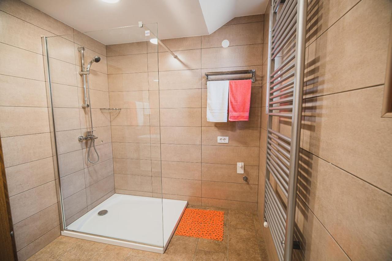 Apartma Rombon Brdo With Free Onsite Parking Бовец Экстерьер фото